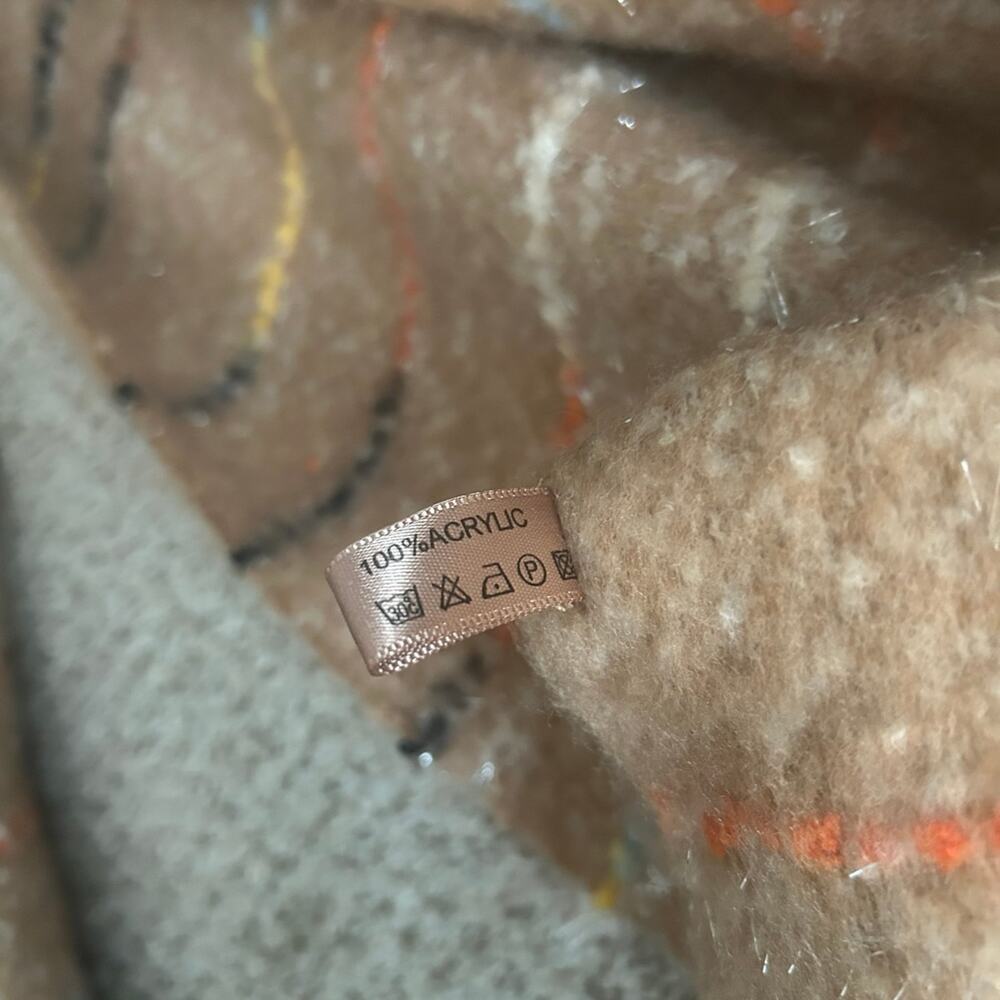 Women’s Scarf - Picture 5 of 5